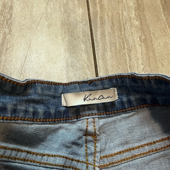 KanCan Womens Light Wash Distressed Cuffed Denim Shorts Size 28 - Picture 7 of 7